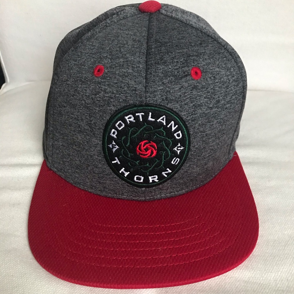 Portland Thorns snapback🌹